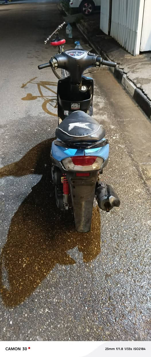 السلام عليكم دراجه للبيع مكاني بغداد حي الجامعه دراجه شغاله سيف شغال كلها شغاله كهربائياتها شغاله اللي يحب يراسلني عليها على الواتساب حياكم الله ***********
