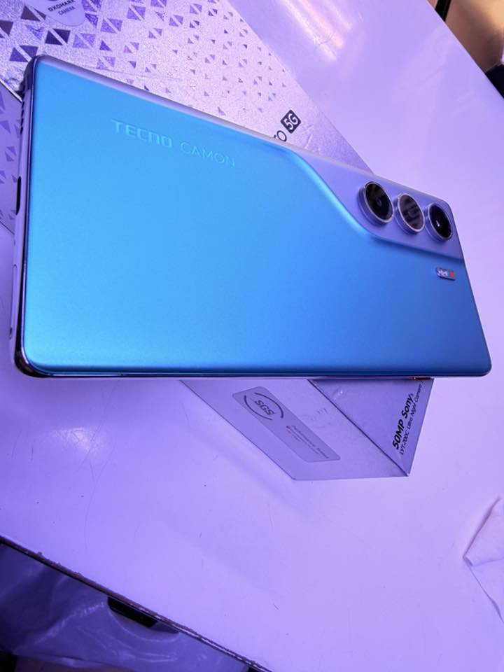 السلام عليكم تكنوا كامون 40 برو 5g
256 /16مستخدم اقل اسبوع غراضه جدد غير مستخدمات 
السعر 240 قفل مكاني الدوره
***********
