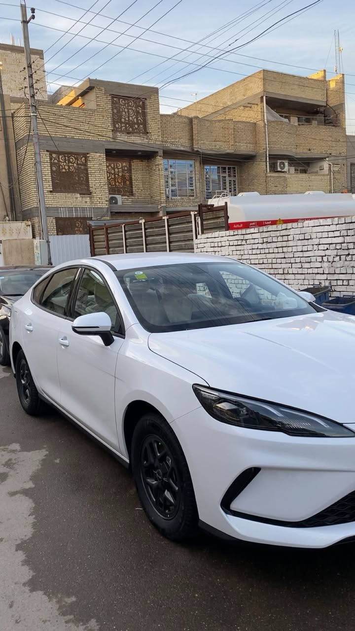BYD SEL 05 بيوادي 
للبيع زيرو وضع شركة (داخل ملكي ابيض)
(((مرقم بغداد بسمي)))
مكان بغداد 
السعر 132 ورقه
***********
