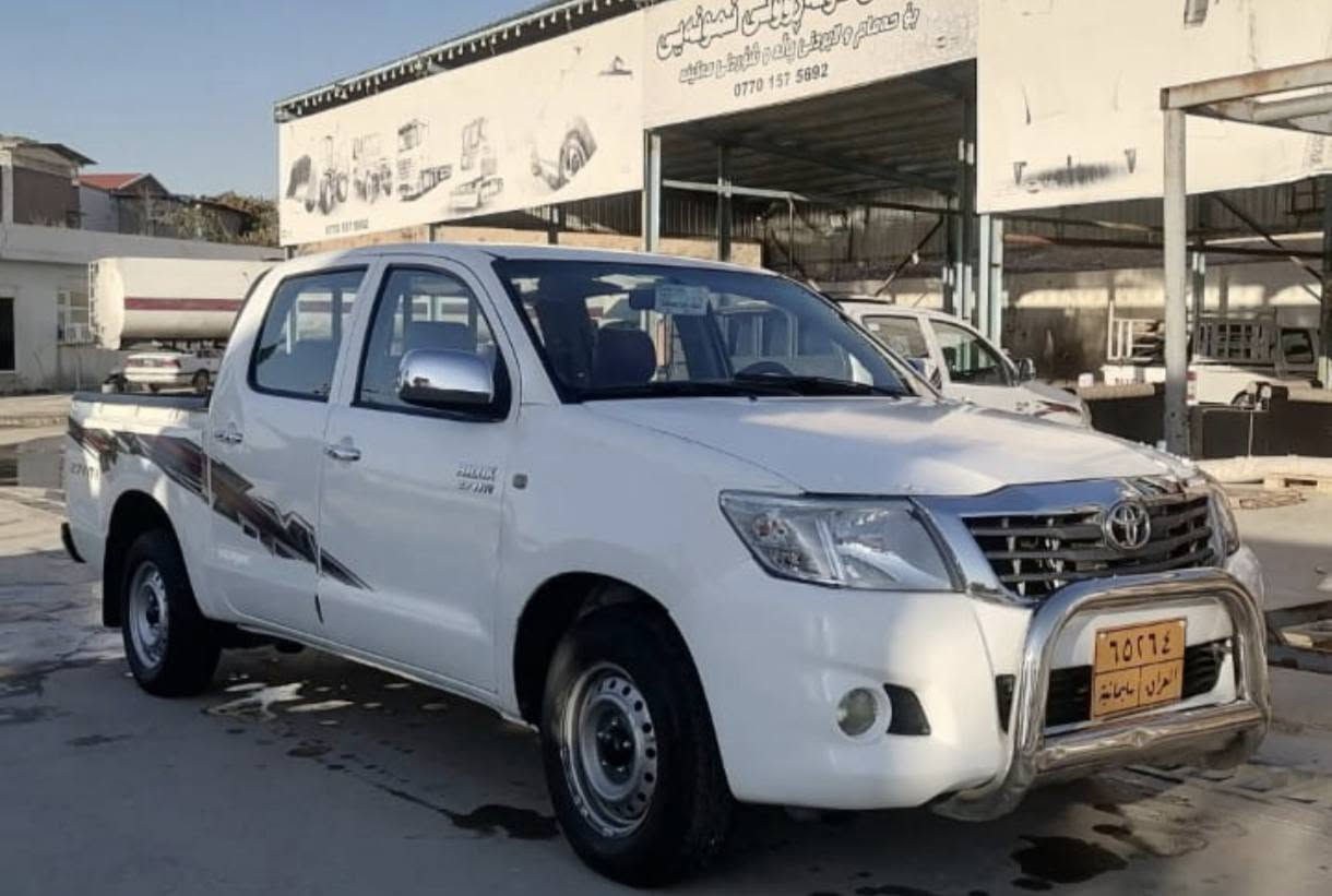مەرزیە بۆ فرۆشتن مۆدێل2011چوار پارچەی بۆیاخە سعری 110گەڵا ڕقەم تەلەفون ***********
