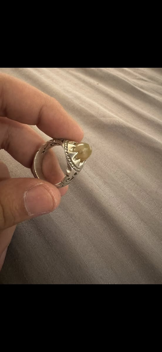 السلام عليكم … للبيع عقيق يماني قديم و سليماني و حلقة كلهن فضة 925 السعر 115 مكاني بغداد بوب الشام و ماعندي توصيل


**إذا كنت صاحب هذا الإعلان وتريد حذفه لأي سبب، رجاءا أرسل رسالة إلى الدعم الفني**