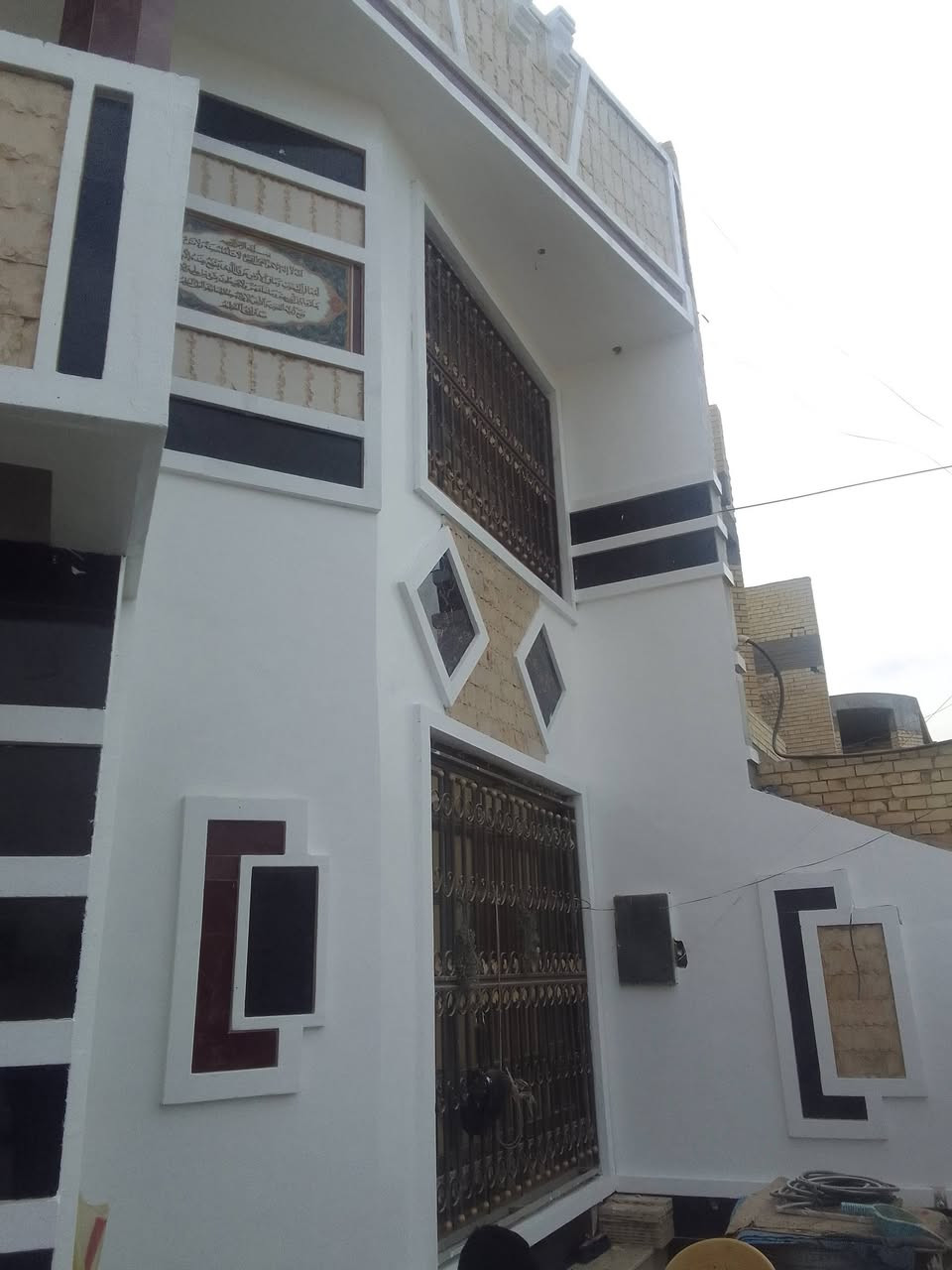 السلام عليكم صباغ متفرغ وهذه رقمي ***********
