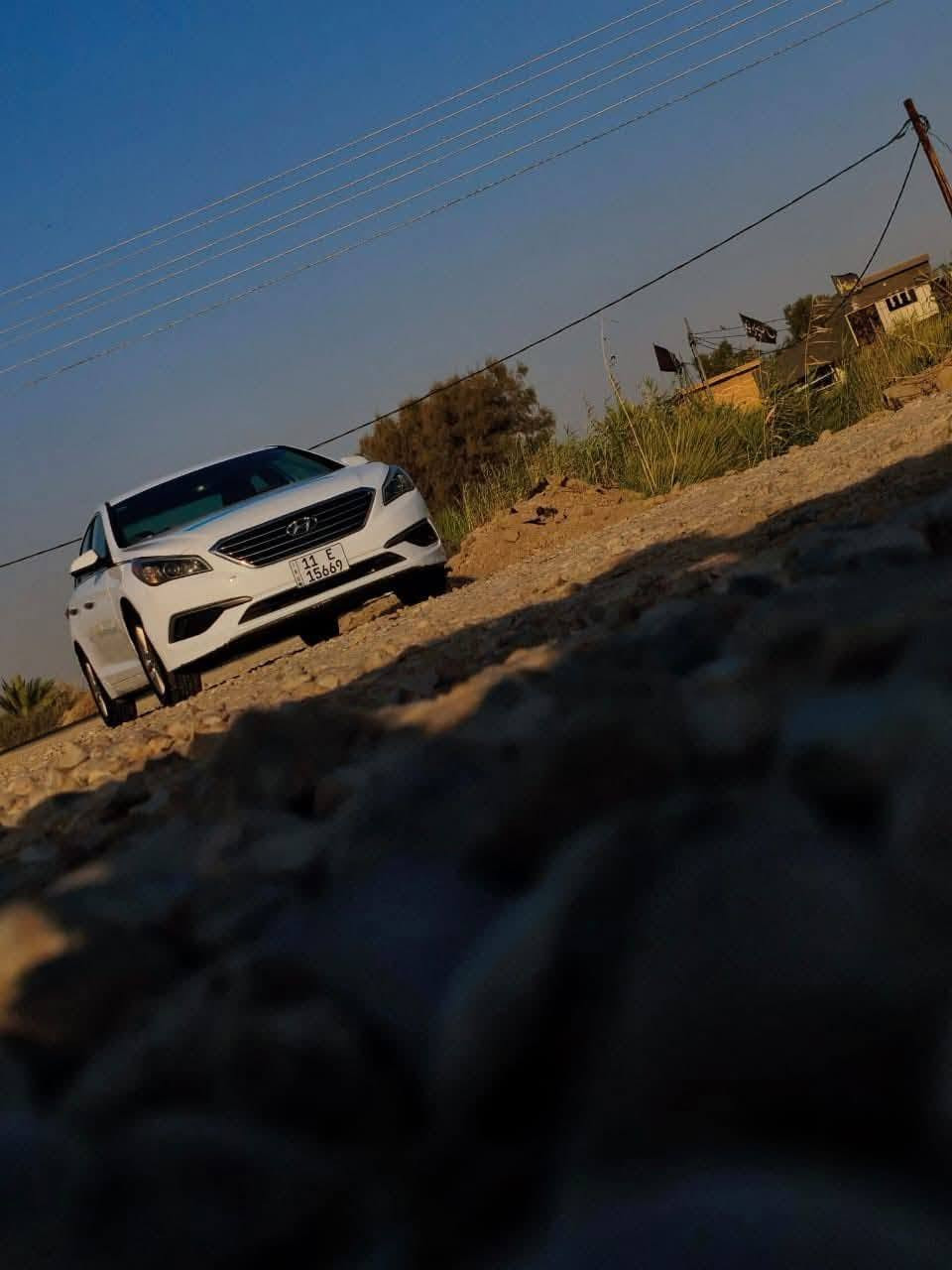 السلام عليكم
سوناتا موديل ٢٠١٦ أمريكي 
محرك مفتوح معلي بيه كازكيت راح الدوانز
حادثه قبق جنطه وجاملغ خلفي وبيه تصحليح بسيط بالحوض القماره بيه تكشير قليل 
نص الباب الخلفي عكس  السايق بيه تعديل حار 
خشم البنيد شبر بيه رش صبغ بسبب التكشير
 سياره نشطه ونضيفه 
رقم بغداد الجديد
تحويل مباشر 

شاشه اندرويد
تحكم ستيرن
٣ انضمه قياده
گير ٦ نمره
تخم تاير قبل شهر شاده

السعر 112 وبيه مجال 
مكان السياره الصويرة 
قرب  المعارض
للاستفسار
***********
