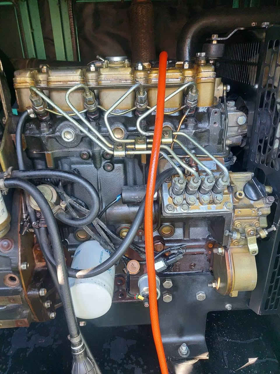 مولد بيركنز ٢٢ كيفي 
كاتم ١٠٠%
فول حماية 
شغال %
العنوان ديالى بلدروز 
رقم الهاتف ***********
