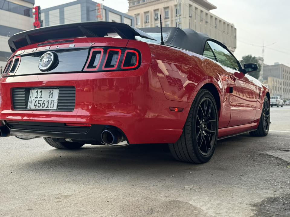 سلام عليكم فورد موستانك 🐎2013 السياره داخله كلين تايتل والي يحب ادزله تقريرها ووين مايعجبك افحص 
مكفوله من عده شبرين صبغ فقط بجاملغ وبارد شي بسيط بجم كبس جديده بمعنى الكلمه حتى الدعاميات  بلاد فول مواصفات بريميوم فول 1/1 اللون احمر🍎السياره بدون نقص كلها على وضع الابلادي وشرط الفحص 
محرك .V6 . 3700  كير اوتو  رقم بغداد مشروع وطني بأاسمي  سنوية هزه جديده رقم الدولي الجديد 
عليها اضافات 
تخم ويل مع تاير  🛞حجم19GTويل  
كفرات فجوج @brembفلنجات رياضي 
لحية أماميه . ار تي ار 
سبايدر GT
داخل كاربون فايبر 
 اناره داخليه متغيره
شباكGT
كيجات 7اللًوان 
دوسات+كلاسات+ بطاين 7اللوان
سستم صوت شيكر 
مثبت سرعه Cruise Control 
لايتات 🔦زينون بلادي 
لد امامي + لد خلفي 
مري كهربائي جام اوتو سويج شخاطه 
باتري🔋 جديد 
 فول تحكمات 
كشنات جلد وبطاين جلد لاشك ولازرف ولا فتك شرط جديده جداً 
كشفها جديد لاشك ولافتك وجامه بلاديه دواخلها نضيفة كلش سياره استخدم شخصي جاهزه انشاء الله سيرفس كامل مسويلها ادمه سبيرها مقدس منازل 🥰 والعده وغراضها كلها كامله ولاتقارنها بل عرباين والمهجومات السياره طك كارتون  ومكاني ساحه ميسلون الغدير باتجاه جسر كراج الأمانة قرب قاعه 🍏 تفاحه 
للأتصال على الرقم ☎️*********** نوار 🚙
