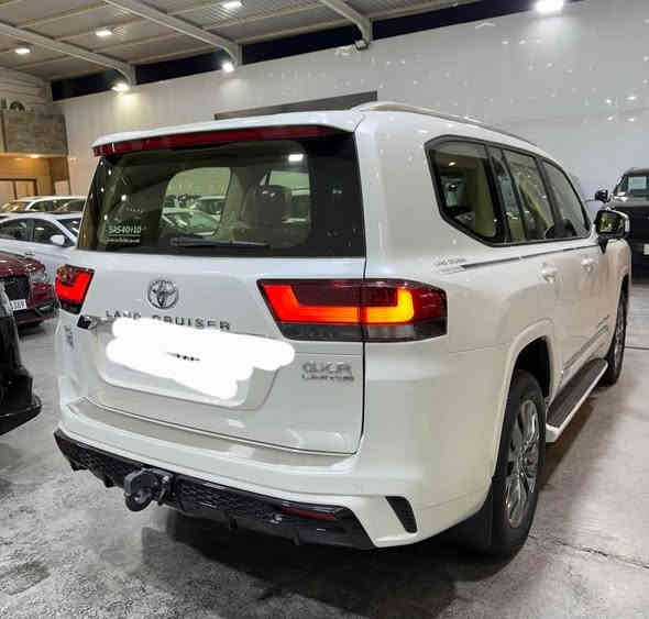 سلام عليكم لاند كروز 2024 ساز سياره فول واحد علا GXR لمتد فول ماشيه 3 تلاف زيرو سياره التصال علا الرقم التالي ***********
