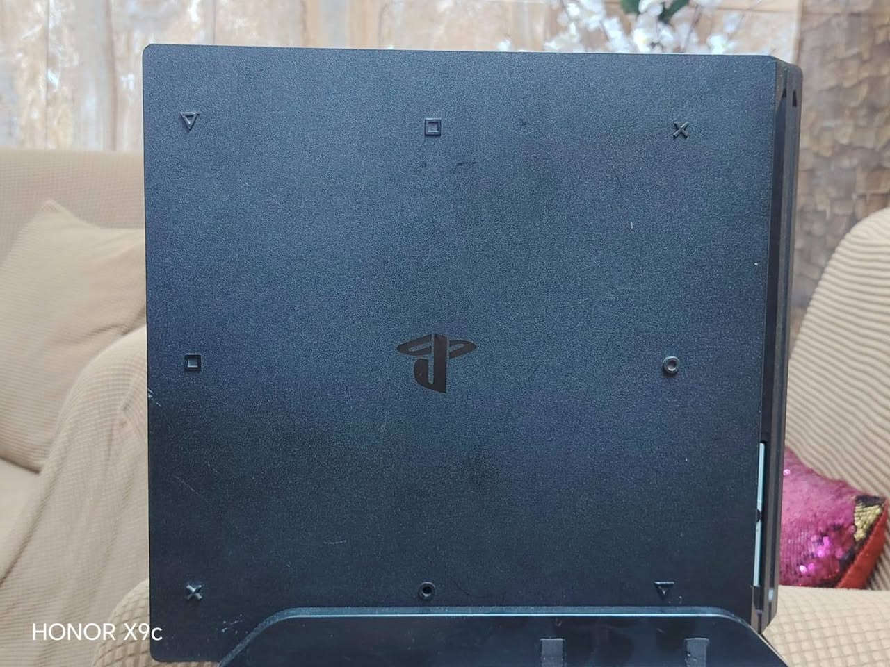 السلام عليكم من رخصه الادمن
عندي بلي 4 برو مع كارتونه مع  استانين قاعده للبلي و للجوستكات  نظام 9 مهكر 

مع 5 جوستكات 2 أصلي و 3 تجاري درجه اولى 

مع هارد داخلي يحتوي بكج مال العاب بلي 1 و2 و العاب قويه ب10 مع هارد خارجي سعه 2 تيرا انزلك الي يعجبك حسب الطلب البلي استخدام سنه بس نظيف امانه السعر خاص

الشراي يدخل خاص او يراسل الرقم ***********
