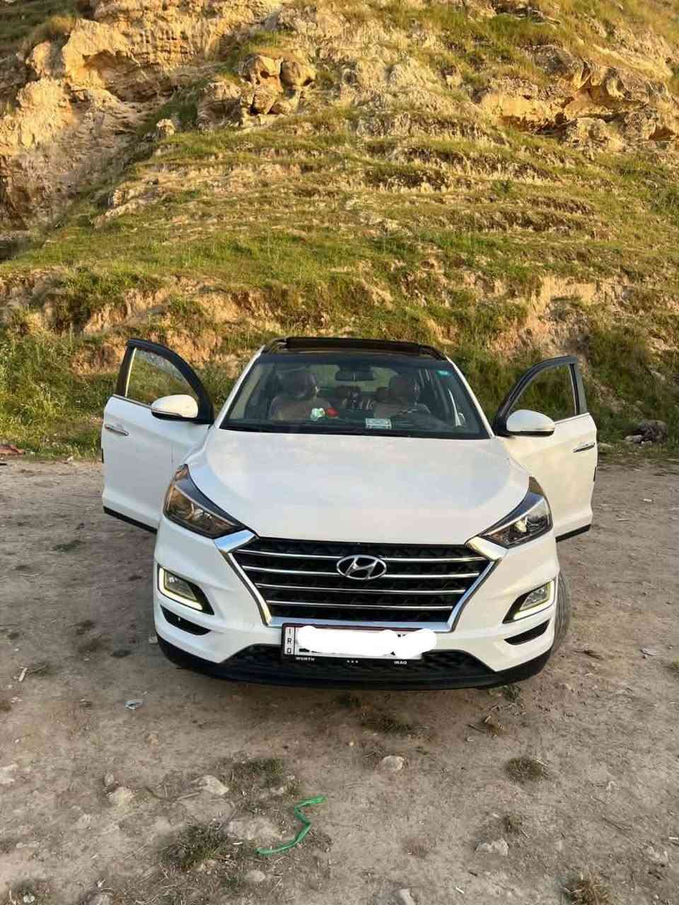 🛑توسان 2019 فول موصفات🛑كوري اصلي شركة القاصد
🛑رقم بغداد مشروع وطني الجديد سنوية جديدة
🚘((ضرر السياره. صفحه سايق بيها مكانات صبغ شرط بدون شواصي ولغود بدون ايربك. سعرها مناسب نسبته الى سيارات المكفوله )) تفاصيل السياره

🛑بصمة تشغيل ابواب وصندوك بصمة 

🛑بانورما.

🛑شاشة كبيرة.

🛑عداد المشي 177km حقيقي🔥

🛑كاميره خلفية دوارة.

🛑حساسات امامية خلفية

🛑كشن  جلد بقلاوة عسلي داخل عسلي واسود.

🛑تحكمات ستيرن 4 جهات فول.

🛑ثلاث وضعيات قيادة (ايكو-سبورت-سمارت).

🛑مثبت سرعة ذكي ( التحذير عند مغادرة المسار ).

🛑محرك 2000 دوش

 🛑ويل كب 19 مميز (5)

🛑مري شفط

🛑المراية الجانبية كهرباء.

🛑اضواء ترحيب عند الاقتراب.

🛑لايت زينون  بك لايت ليد متصل وسكنات لد.

🛑كير اوتماتيك وعادي.

🛑مانع انزلاق نظام التركشن.

🛑تبريد شاشة دبل فريز  منفصل ثلج+ داخل جكمجه

🛑يدات نيكل.

🛑بك لايت ليد.

🛑تبريد قطعتين

🛑كشنين الاماميات كهرباء.

🛑شحن وايرليس

🛑تدعم نظام الابل كار بلي والاندرويد  بدون كيبل 

🛑يربط التلفون واير ليس و GPS  

🛑السيارة بعد بيها هواي مواصفات.

🛑هندبريك بل رجل

🛑اشاير بلمراية.

🛑السيارة جديدة وجاهزة بدون مصرف

🛑مكان السيارة الموصل

🛑الشراي يتصل على الارقام
***********
***********
🔥يرهم بيع اومراوس🔥
