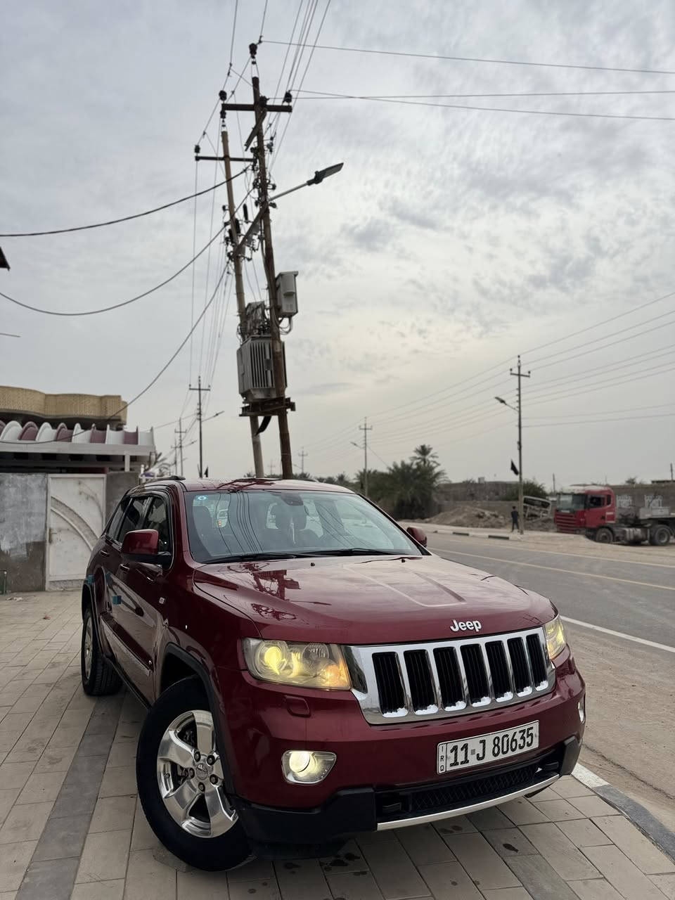 اللهم صلي على محمد وال محمد
السلام عليكم بيع فقط بدون مراوس 
جيب لاريدو 2013 وارد خليجي مكفوله من الضربه 
(بيها صبغ چاملغ امامي فقط بدون ضرر) شرط برغي ممفتوح بيها كل قطعها بلاد 
رقم بغداد مشروع وطني سنويه مجدده لغايه 2029 شرط التحويل مواصفات كشنات جلد قرميدي كشنات كهرباء تبريد شاشه تحكمات ستيرن تشغيل عن بعد مري شفط كشافات ضباب سلايد روف فتحه 4 بصمات ماوس وضعيات قيادة سبورت طين ثلجي فورويل تبريد قطعتين منضومه زنون كامله حساسات وبعد معروفه مواصفات لاريدو  
السيارة كامله مكمله من كلشي محرك وكير 3600 شرط ابيع ع الفحص اذا بيها برغي مفتوح مرجوعه تخم تاير ويل 18 جديد حداده جديدة تبريد وتدفئه كله شغال حجر صالنصه موجود السيارة ماشيه124  الف 
 حقيقي بدون تلاعب بالعداد 
 السيارة كلش جديدة ونصبه ونضافه احلى من الصور بهواي وتجي وتشوف بعينك للاستفسار الاتصال بالرقم 
***********
السعر172
مكان السيارة البصرة 
بيع فقط بيع فقط بدون مراوس
رجأً بدون تعليقات سلبيه
