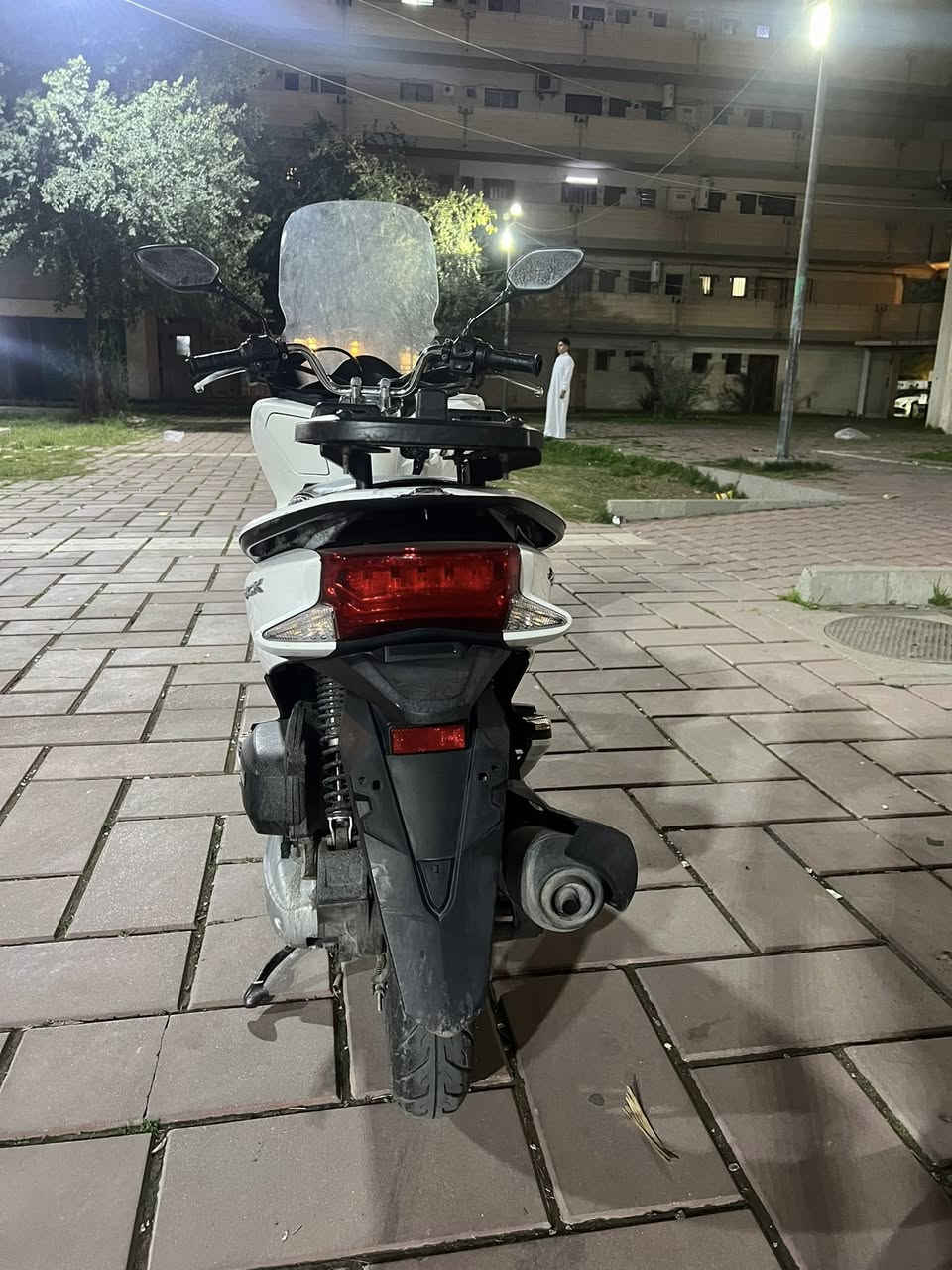 سلام عليكم دراجه PCX دراجه بيضه تخبل لونه كلش مميز الدراجه جيل الثاني ممشه الدراجه 76الف الدراجه مال تموت مكينه ايي نقص مابيه ايي نضوح مابيه  دراجه رنبه
مكاني بغداد الصالحيه 
1750وبيه مجال بسيط
***********
