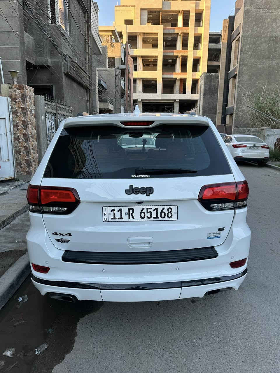 السلام عليكم 
جيب كراند شيروكي 2021 فئة S خليجي وكالة هارلم
ماشيه 81 الف كيلو 
بيها ضرر كلش بسيط شبر بارد بالباب الخلفي عكس السائق فقط
المواصفات 
محرك 6 سلندر 3.6 لتر
رادار خلفي
بانوراما 
كشنات جلد احمر تدفئة مع ستيرن تدفئة 
دبل اكزوز 4x4 دفع راباعي 
دخول بصمه وتشغيل عن بعد
سستم صوت مع دمام خلفي 
جنطه كهرباء 
حساسات كشف ضغط الاطار 
ويل حجم 20 اسود 
شاشه 10 انج مع كار بلاي واندرويد اوتو 
حساسات اماميه خلفيه وبريك طوارئ
داخل اسود مطعم مع صاج ملكي 
كراسي كهرباء خزن 3 وضعيات للسائق 
ستيرن ميموري حسب وضعيه كرسي السائق 
فول تحكم ستيرن كروس مثبت سرعة ،  شفتات ستيرن F1 خلف المقود 
وضعيات قيادة sport , eco تراكشن مود ، اوتو ستارت ستوب 
+ خاصيه ازاله الضباب من المري الجانبيه + مري قلاب عند الرجوع
لايتات حاجب LED ، زنون + بلوجكتر كاشف ضباب زنون زراكه مازده
بك لايت LED + كاشف ضباب و بعد هواي مواصفات…
موقع السياره بغداد المنصور للاستفسار ***********
