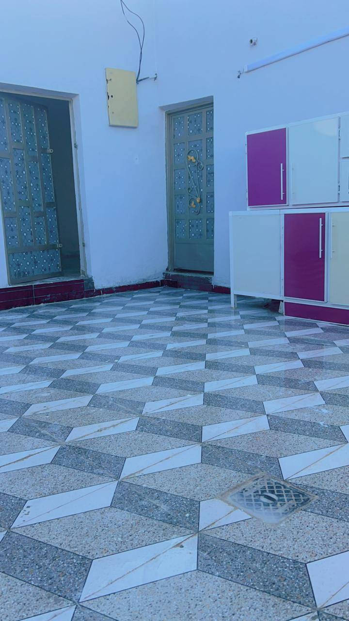 بيت للبيع مساحة 100م مربع 10×10  سند 25 مرقم ومشمول بالتطويب بي غرفه+إستقبال + صاله+مطبخ +صحيات + داخليةوخارجية) العنوان خلف حي الحضاره البو جاسم يبعد عن الحضاره 100 متر
الاستفسار أتصل  ***********+*********** واتساب او مراسلة الصفحة ***********
