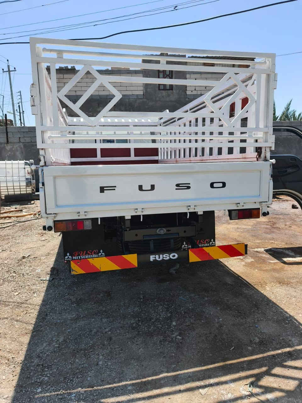 كنتر لبيع موديل 2025 رقم بغداد 
كفاله عدى بارد كد 4اصابع باب العبري سياره جديده ماشيه 85الف رقم بغداد انكليزي الجديد  285وبيه مجال 
عنوان السياره بصره القرنه
رقم الهاتف ***********
***********
