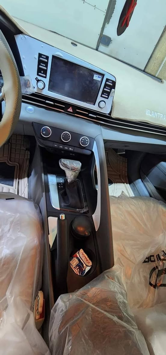 السلام عليكم
النتره 2023خليجي 
ماشيه ٢٤ الف
كفاله عامه 

كير At 

محرك كير كفاله

فول مواصفات

محرك 2000

فتحه 

بصمه

شاشه كامره دواره

حساس امامي خلفي 

كشنات جلد

تحكم ستيرن 

بصمة ابواب بصمة جنطه 

تشغيل عن بعد

صندق ذكي 

اشاير بل مري

وبعد هواي مواصفات مذكرتهن

مكانها بلحله

رقم بغداد  تحويل مباشر.                                                

***********
