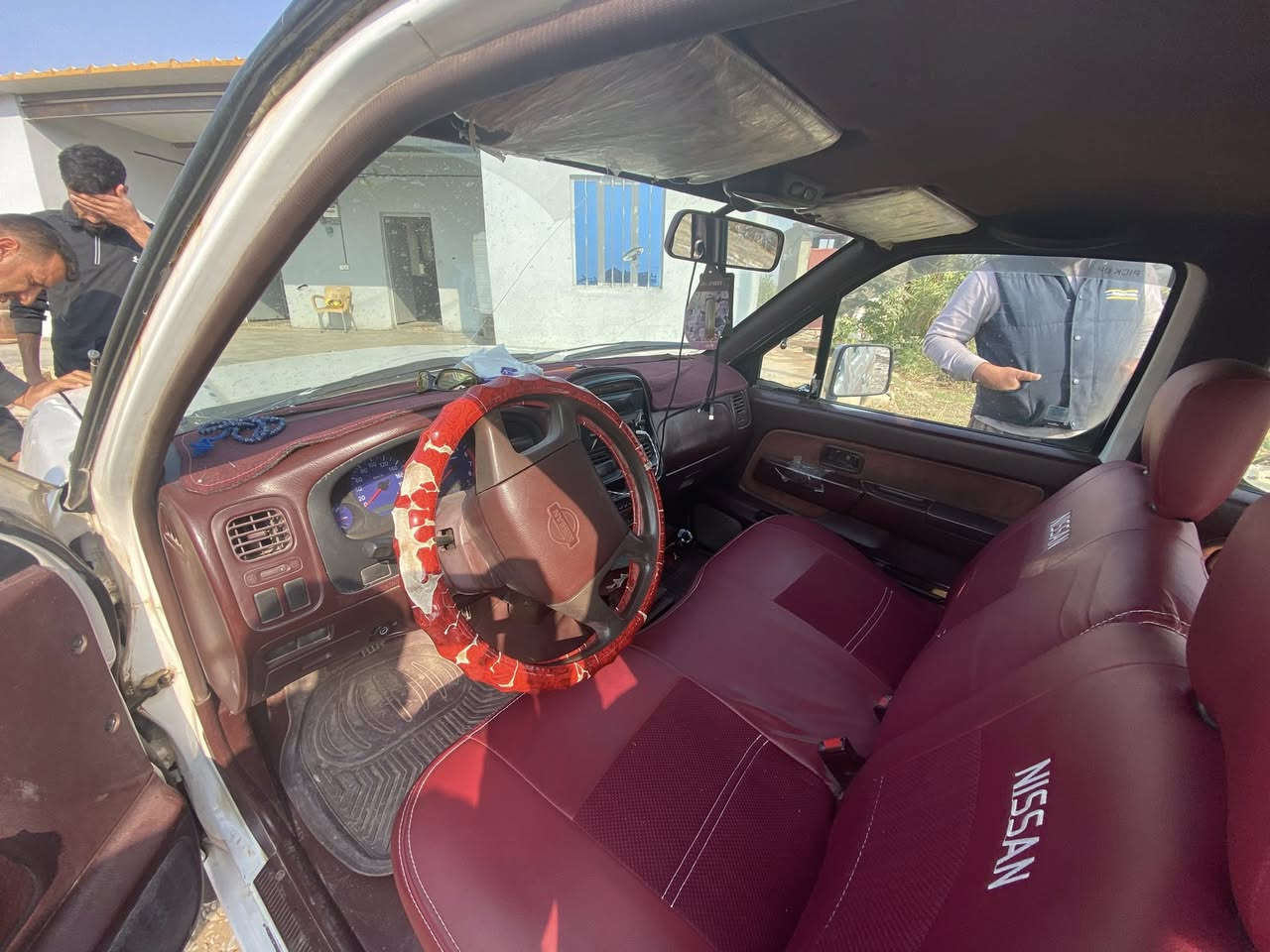 نيسان دبل قماره موديل ٢٠٠٢
سنويه لل ٢٧ رقم بغداد
السعر..85 ورقه بي مجال 
مكان ديالى
م/ مكلف بنشر
رقم صاحبه ..***********
