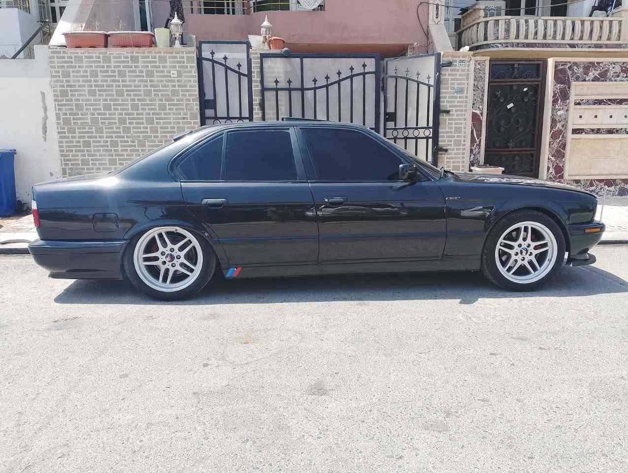 سلام علیک بیئیم BMW مۆدیل 1991 رەقەم دهۆک  مەکینە 525  فول مواسەفات بەس گێر عادی سلایت تەبرید کوشن جلد لایت فانۆس گوێ بەرخ 2 جام کارەبای قوفل مەرکەزی ویل ئێم M کامل دۆسە دەعم و لێدراوی نیە عام کرایتەوە لۆ جوانی تەحویل و وەرگەران و گیر و مەکینە و کامل بە شەرت سەیارەکی زۆر جوانە بەس ماشااللەی دەوێ لە هەولیرم سحری 60 وەرەقە و مەجال ٢٢٠ هەزار غرامەی لەسەرە دەیگەرینمەوە ژ.م 0750.421.61.46 
سیارة بیئیم bmw مودیل 1991 فول  مواصفات بس کیر عادی محرک  525 لون اسود سلاید قفل مرکزی جام کهربائی کوشنات جلد تبرید رقم دهوک سبغ عام للجمالیە بدون دعم بدون ضربة کیر محرک تحویل غرامە کل شرت مکان اربیل سحر٦٠  ورقە بیە مجال٢٢٠ الف غرامە علیە رقم.م.46_61_421_0750 أربيل, العراق
