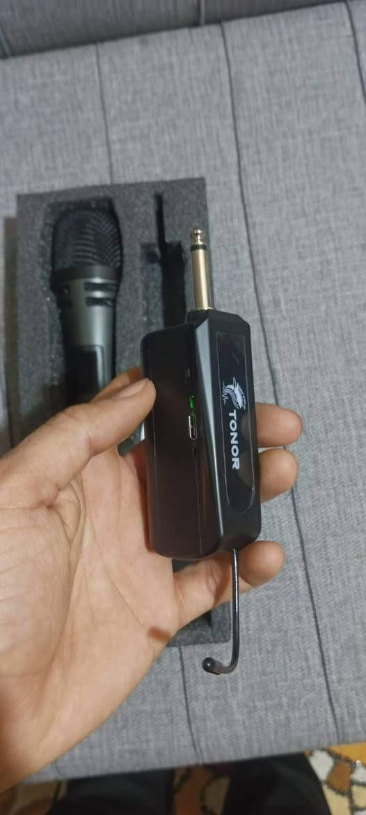 لاقط صوت مايك احترافي اصلي من شركة تونر - tonor المعروفة بجودة المنتجات الصوتية
اخوان هاذ المايك وايرلس ( لا سلكي ) شرط الفحص و التشغيل 
يشتغل ع الشحن كامل ملحقاته ويا 
سعره فقط 30 الف و التوصيل مجاني لكافة محافظات العراق


**إذا كنت صاحب هذا الإعلان وتريد حذفه لأي سبب، رجاءا أرسل رسالة إلى الدعم الفني**