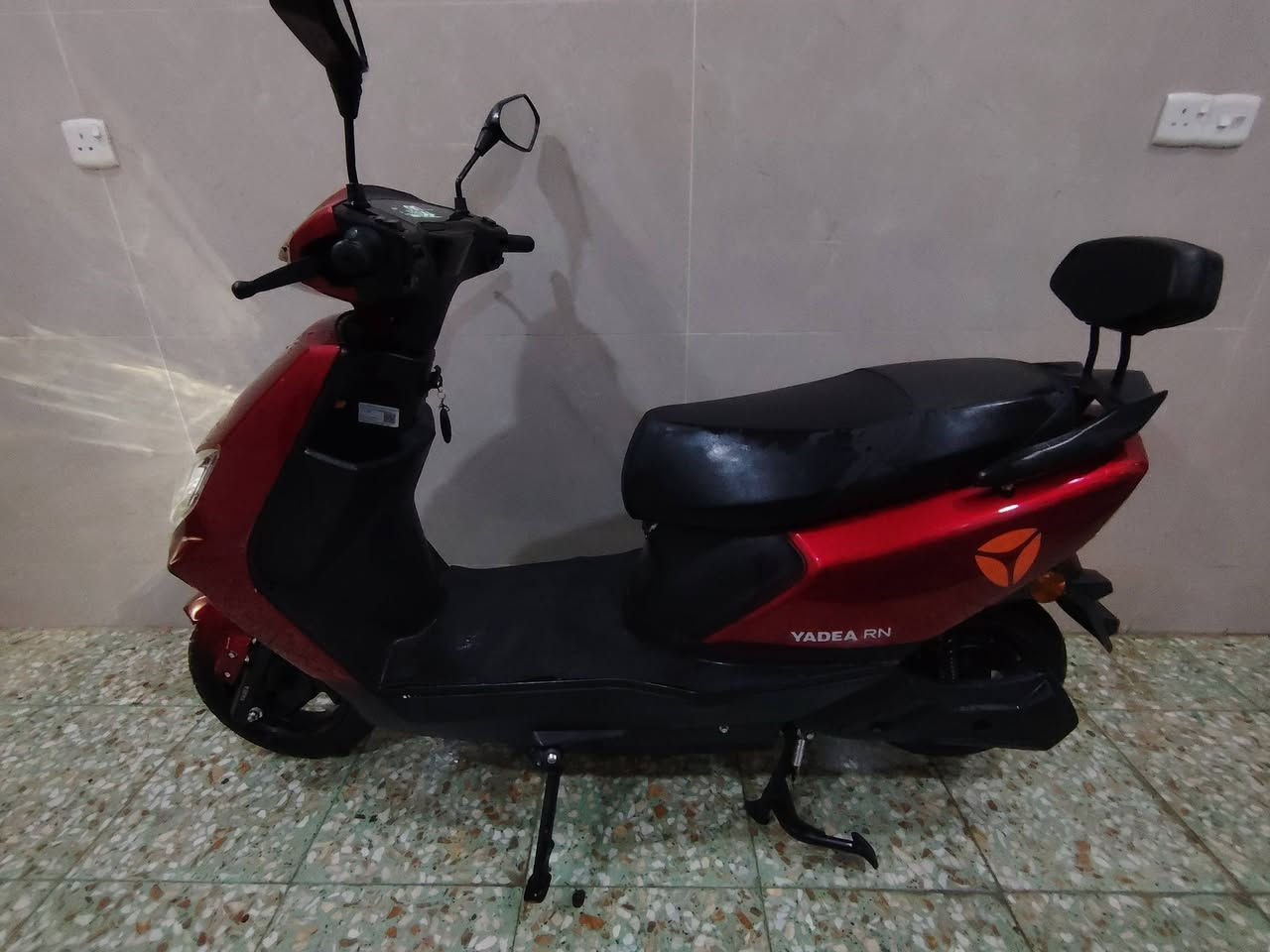 دراجه سكنس من شركه ياده. استخدم شهر
6 بطاريات كرافين
تشغل بصمه + نطام R.
استان كهربائي
سرعه 85..
السعر 700.
مكاني ابو غريب الزيتون
***********
