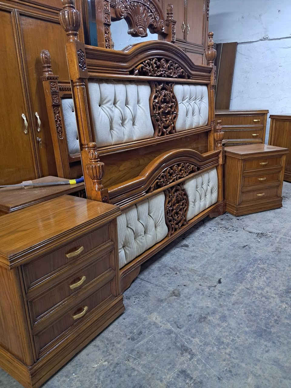 يعلن معرض الموسوي عن وجود غرفه نوم موديل ثلاجه داخل وخارج صاج ضهر جرجوبه دنك زان مصري حجل زان مصري ونقش زان مصري الغرفه نظافته 95بالميه فول تسكام اي استفسار خاص او الاتصال ***********
***********واتساب
