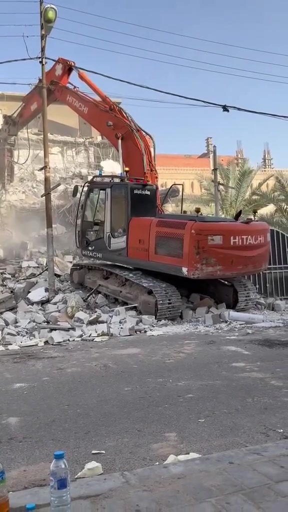 تفليش البيوت القديمة والمحلات وقطع البيوت ورفع الانقاض وتعديل الارضية  اسويلهيا كاع بموداها يعني ما اخذ فلوس بس المواد في كافة مناطق ديالى للتواصل الاتصال على الرقم : ***********
