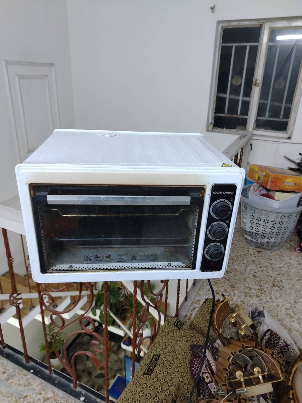 غراض مستعملة للبيع نظيفة جداً .
1- فرن كهربائي نظيف حجم وسط عدد 1
2- حاجز خشبي ديكوري اخو الجديد عدد 1
3- سرير اطفال خشبي  نضيف جداً 
4- ثريات ليد حديثات  زوج للبيع .. 

 السعر الكلي : 110 
للتواصل : *********** ..
المكان : الحسينية شارع الشريفي مقابل اسواق الشريفي
