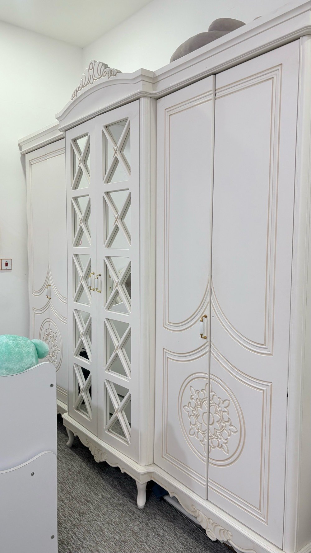  غرفة للبيع ٨ قطع مستخدمة سنتين فقط 
اخذتها ب٣ ملايين و١٠٠ من هوم سنتر 
اريدها بمليون ٧٥٠ فقط 
العنوان / كربلاء / حي الميلاد 