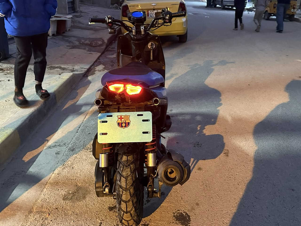 السلام عليكم
سكنس جبلي للبيع
الدراجه متعوب عليهه 
بيهه قبل فلاوين ازرق
بكلايت من الرمبة
كلجات رياضي امامي وخلفي شلعة ومعدل من الرمبة 
كشن مزود ازرق
قاعدة رقم زرگة 
الدراجة بلاديةة 
جاملغ امامي كاربون الياف 
للاستفسار التواصل على هذا الرقم:***********
