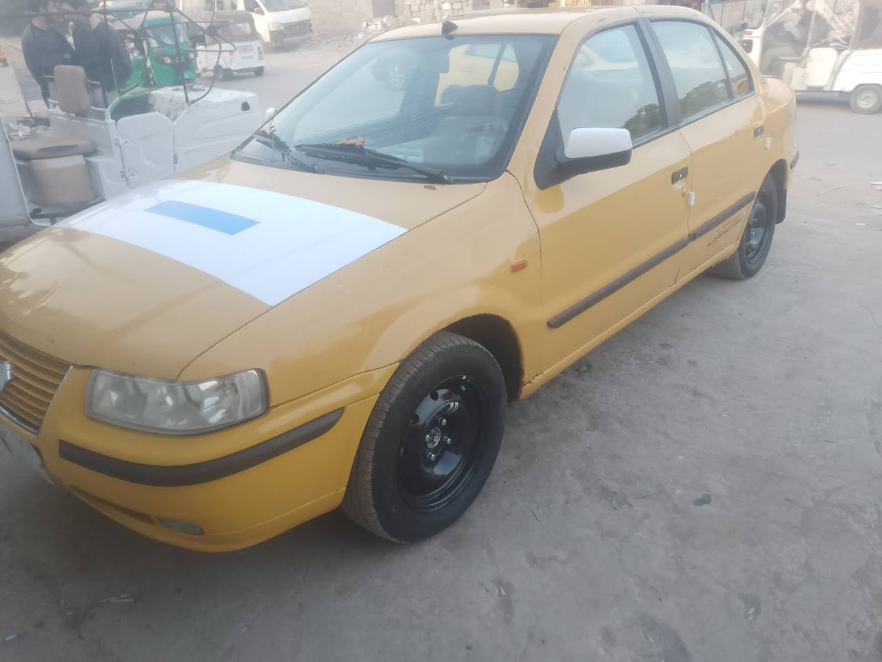 سلام عليكم سمند موديل 12 سيارة حلوة تبريد تتفئة كلة شغال كهربائياتهة كلهه شغالة وبلادية 
صدر جديد سيارة جاهزة وشرط التحويل اكاتب مروري ثاني يوم اريد تحويل سعر 32 وبيهة مجال بكاني زعفرانية ***********
