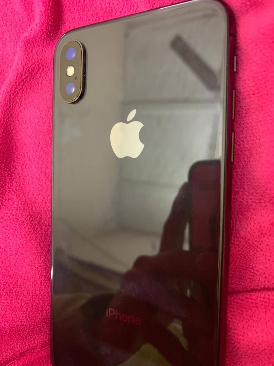 ايفونX جهاز نضيف كامل مكمل نضيف كلش مكاني الكاضميه الخاص مفتوح وهذا رقمي***********
