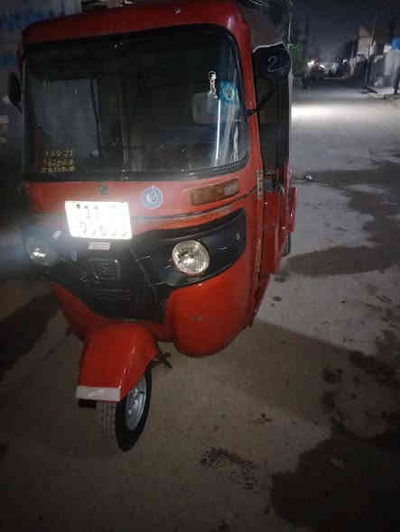 سلام عليكم 17نهايته محسوبه18 انكليزي 
مكينه مال 20ما مشروكه بس تجفيت
تكتك حلوه جديد بيه صبغ بس بلغد
تراي مال زيرو.  سعره4200
مكان بلديات ***********
