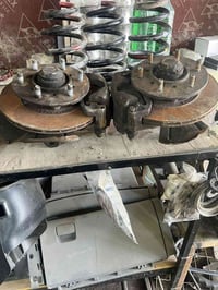 صطابكسن حاويه مات كيه اسيه كيه بسته كله واحد  سعر زوج ٢٠٠ رقم ٠٧٨٣٨٨٣٣...