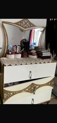 غرفة نوم • أزرق مع دوشك • أبيض مسوي سرير