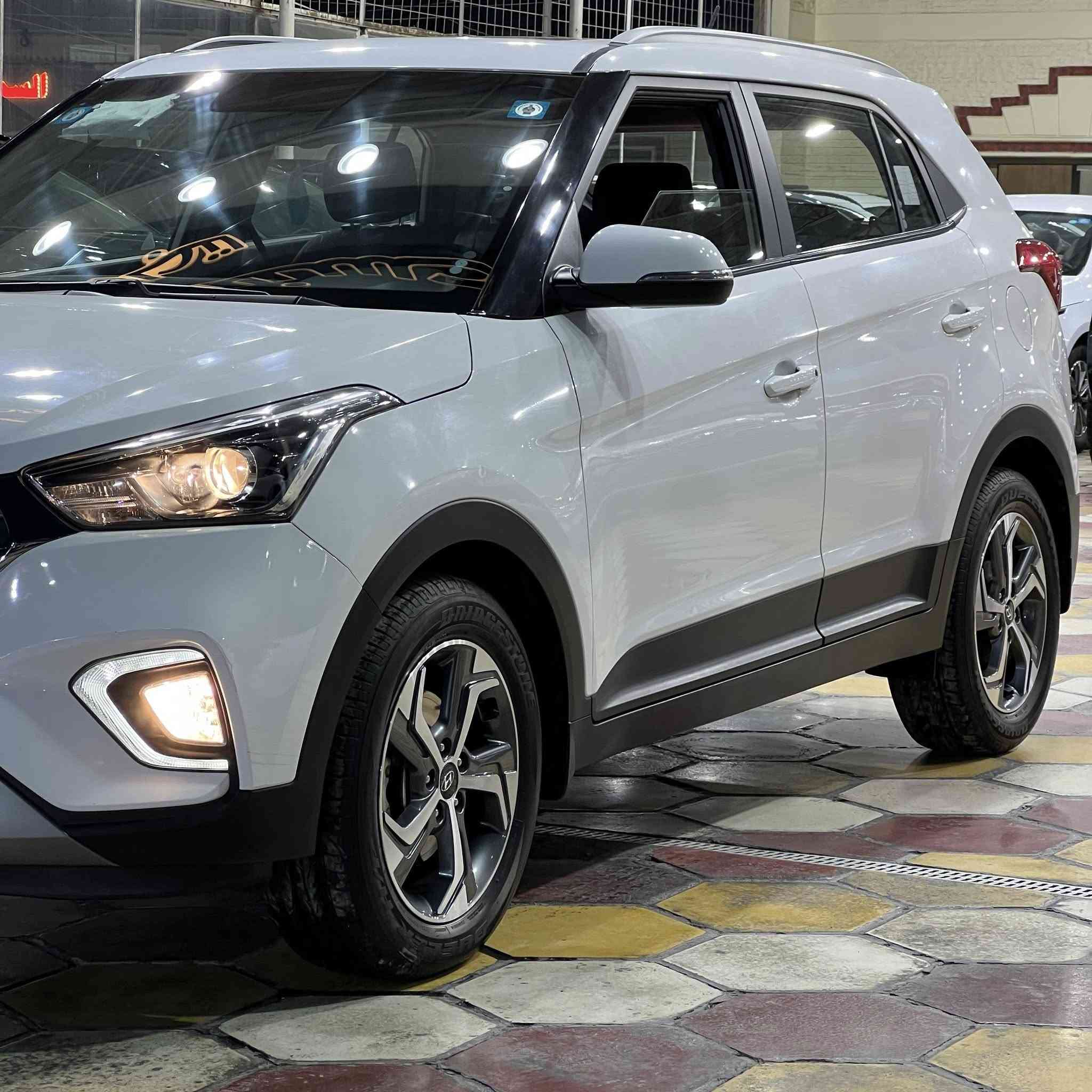 كريتا 2020
فتحه سقف

 حساسات امامي خلفي

 كامره خلفيه

 تحكمات ستيرن كامله

 اشاير مري 

مري شفط 

 ويل كب كروم حجم ١٧ 

ملاحضه :بيها طخه بجاملغ عكس السايق ترجع بارد واضحه بالصور 

للاسفسار :

***********

متوفر واتساب
