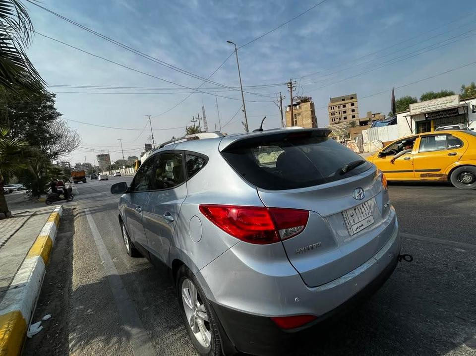 توسان 2013 امريكي محرك 2400ماشيه 95 الف مكاني كربلا *********** سعرها 124$ تحويل ثاني يوم
