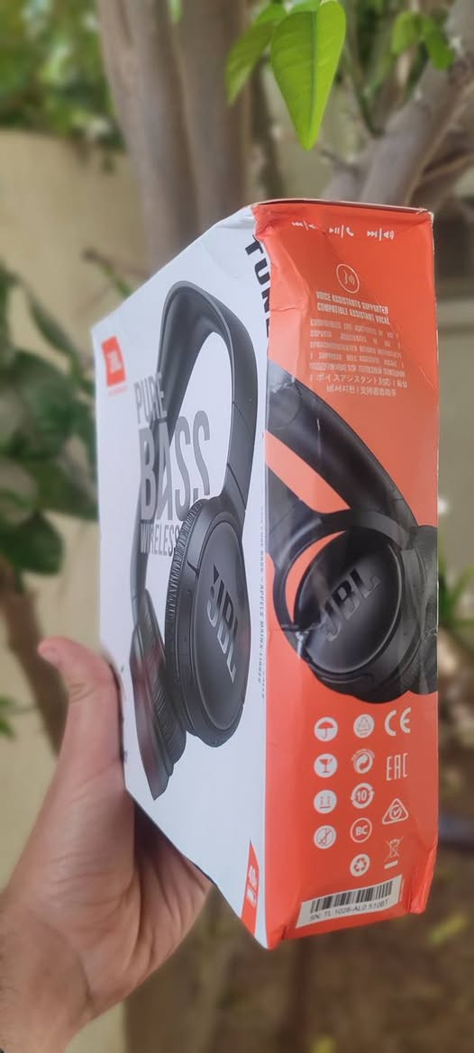Jbl 510 BT 🎧🔥
JBL Pure Bass Sound
Wireless Bluetooth 5.0 Streaming
Up to 40H battery life and speed charge (5mins = 2H)

-هل تبحث عن الرفيق المثالي ليومك؟ سماعة JBL Tune 510BT🎧🔥 صُممت لتعطيك تجربة صوتية لا تُنسى مع تقنية JBL Pure Bass الشهيرة. 

- ​بطارية خرافية: استمتع بـ 40 ساعة متواصلة من الاستخدام.
​شحن سريع: 5 دقائق شحن تعطيك ساعتين من الاستماع! ⚡

- ​راحة تامة: تصميم خفيف الوزن وقابل للطي ليناسب حركتك في كل مكان.
- ​اتصال ذكي: بدّل بين أجهزتك بسهولة بفضل خاصية الـ Multi-point connection


**إذا كنت صاحب هذا الإعلان وتريد حذفه لأي سبب، رجاءا أرسل رسالة إلى الدعم الفني**