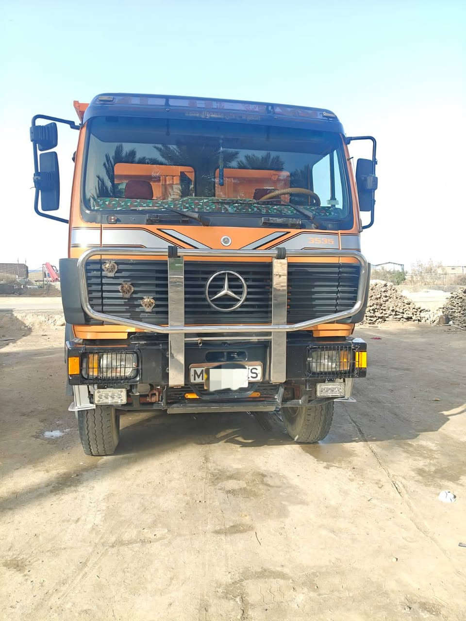 السلام عليكم سياره للبيع موديل 92 كير 240  مكينة 35 8V شواصي 35 مجموعه جي اف المانيه بلدي عكرب بسمي تخم تاير  مكفوله كفالة عامه الرقم  الخاص ***********
