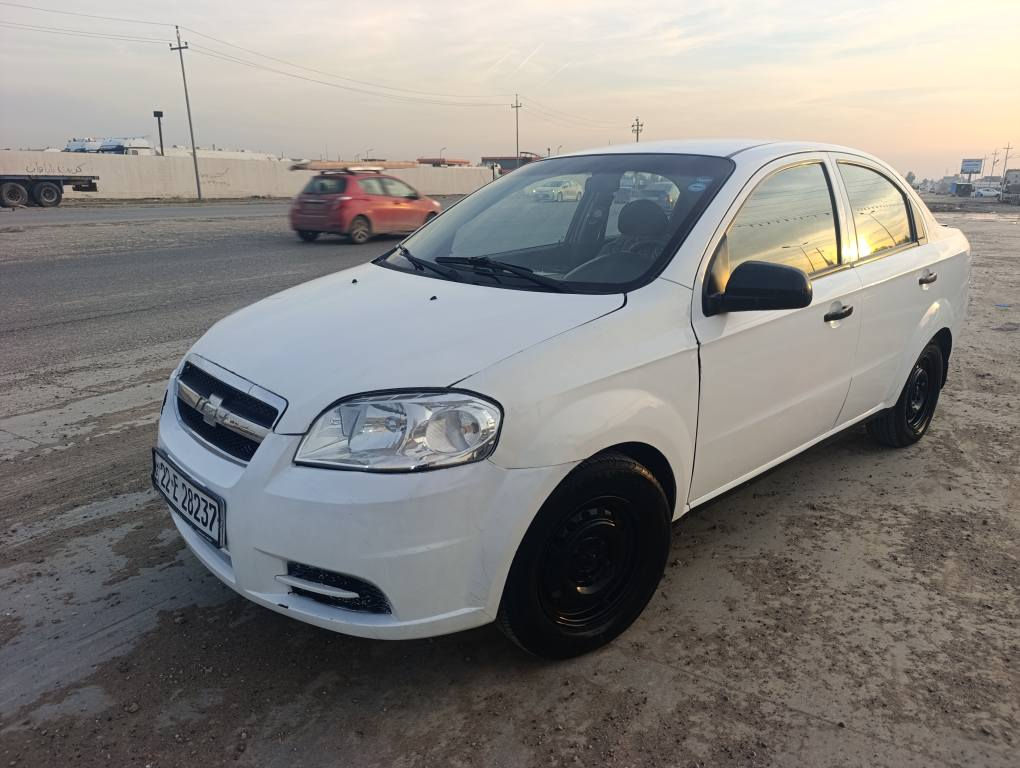 ئةفيؤ 2009 حيزام بؤياغة پيش و پشتي جةمپيكي خةفيفي هةية گير و مةكينةي بئ كيشة و سةنةوي بةسةر نةچووة چوار تايةي نوئ دوو دةعامي و لايتةكاني تازة گؤراوة  بئ مةسروف گير عادي ناو رةش 
*********** أربيل, العراق
