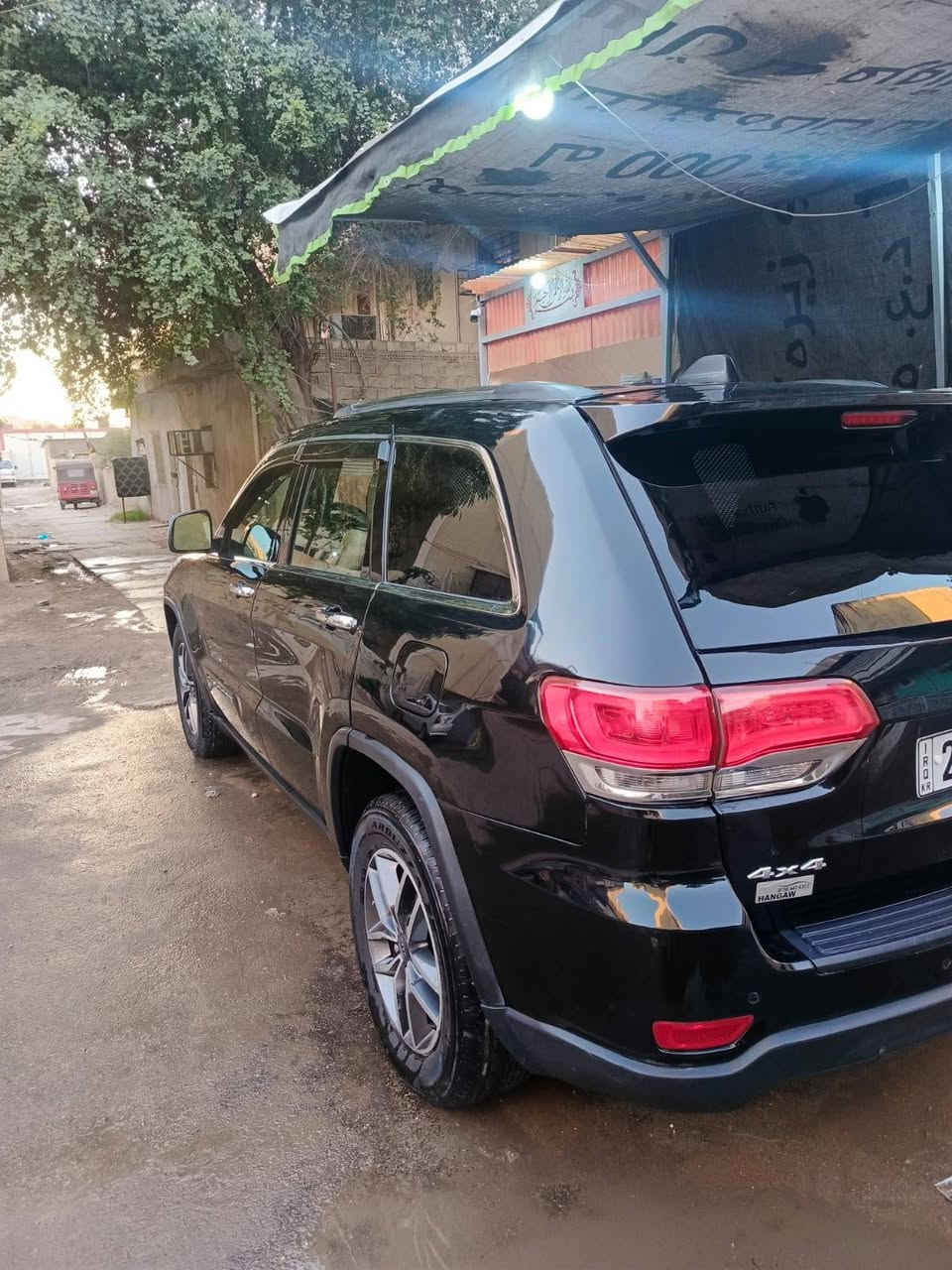 السلام عليكم جيب لاريدو للبيع وارد امريكي موديل ٢٠٢٠ فوووول مواصفات السياره بأسمي رقم اربيل 
مواصفات  السياره كشنات جلد تدفئ وتبريد +تحكم كهرباء 
ستيرن كهرباء هيتر تدفئه بالستيرن 
كشنات خزن ميموري ثلاث وضعيات 
شاشه كبيره فور فويل ٤مودات 
قطعتين صبغ جاملغين اماني وخلفي 
عداد مسافه ٧٩٠٠٠قابل للزياده 
تخم تاير جديد صدر امامي خلفي جديد بطاريات كبيره وصغيره جديد ضمان سنه 
صندوك كهرباء جك شفط 
عليها منضومه غاز انسى شي اسمه صرف بانزين ودوانز 
اناره داخليه ترحيب اشاير بالمري  رادارات محرك ٦سلندر ٣٦٠٠
السعر 225$ورقه مكان السياره بغداد الدوره 
ملاحضه سنويه وارقام وهزه كله جديد صافيه السياره 
شرط التحويل او الوكاله  الاتصال على الرقم ***********
