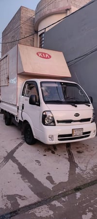 كيا حمل  2017 رقم كركوك مسطرة مكفولة شاصي واكسل مكاني موصل 07749140864...