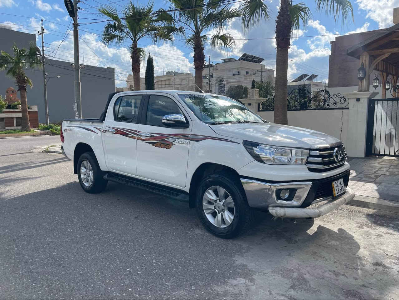 تويوتا هايلوكس  موديل 2016 سيارة كفاله عام ماشيه 180 سيارة بسمي كير عادي رقم أربيل  رقم و سنوية جديد سعرها  242 و بيها مجال  رقم الهاتف *********** أربيل, العراق
