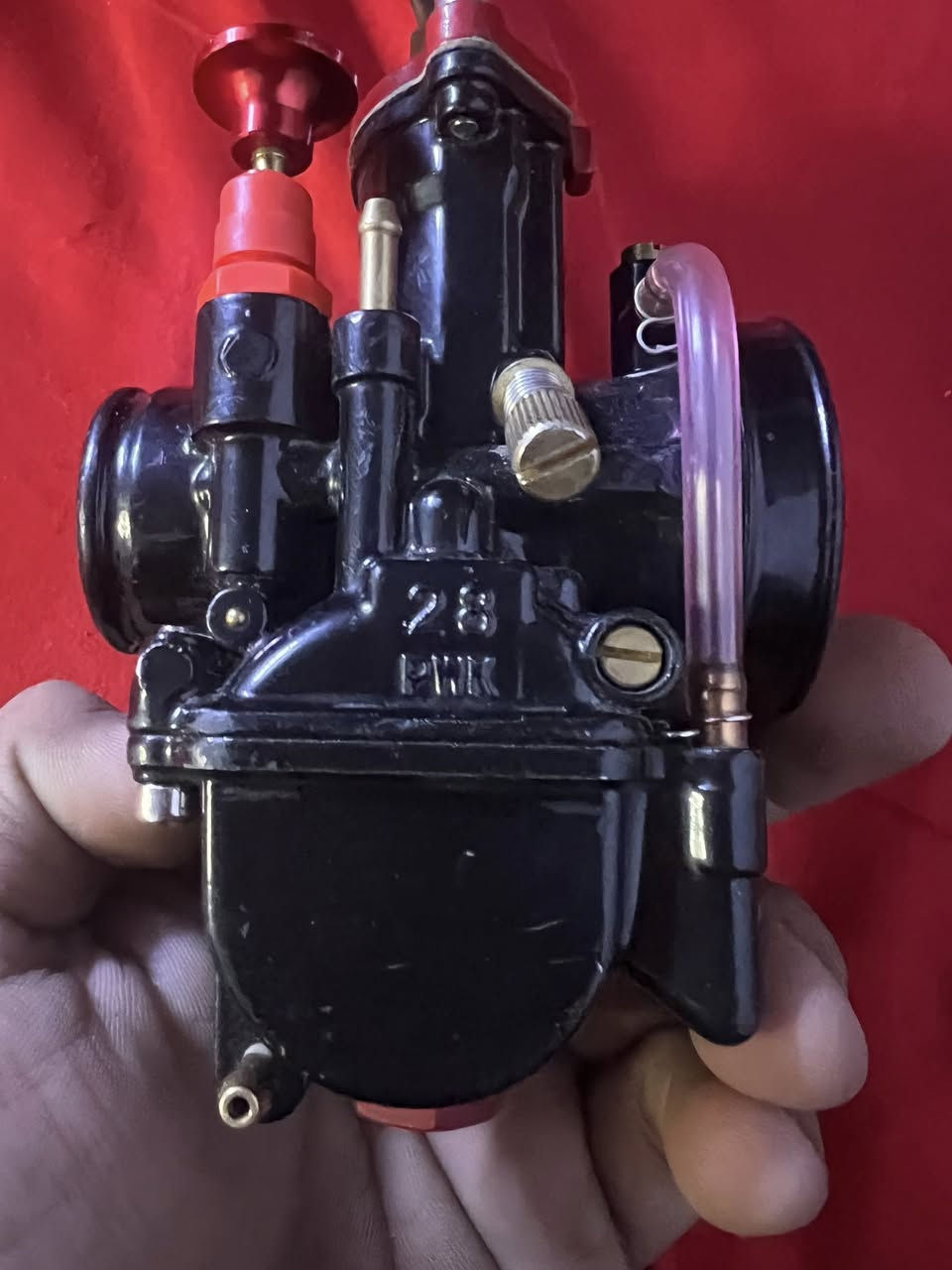 سلام عليكم غراض للبيع الكابريتر ب ٥٠ حجمه ٢٨ يدات ١٥ فلاوين ب ٣٠ التطاولات الوحده ع ١٠ مكاني دوره حي الصحه ***********
