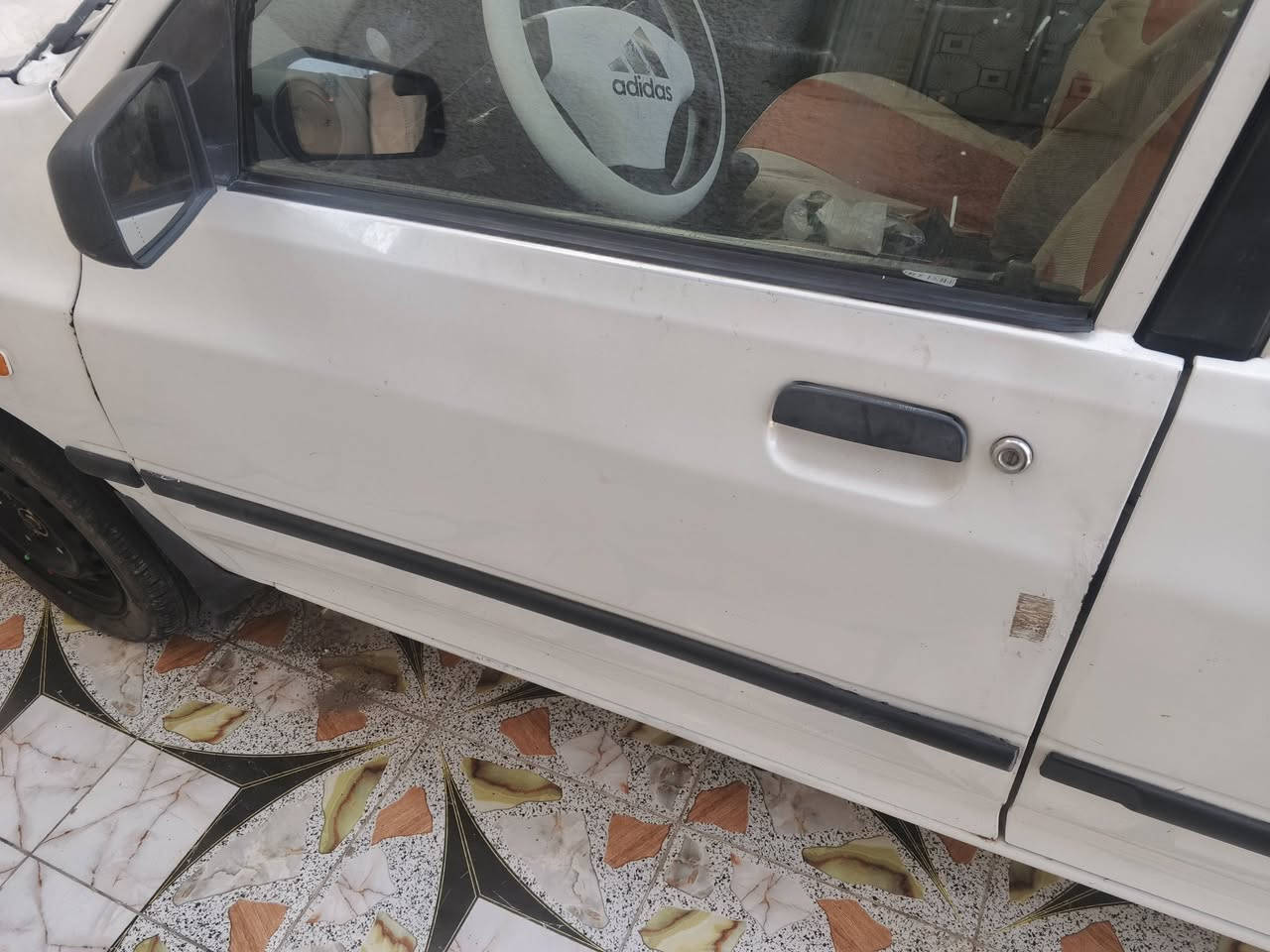 سلام عليكم سايبا موديل 12 رقم بغداد انكليزي باسمي هزه وسنويا جدد بعدهن محرك كير صدر كهربائيات تبريد ثلج مبدل بيها بس بنيد هاذ كل الي اعرفه عن السياره سعر 35وبيها مجال قليل رقم *********** واتساب شرط التحويل
