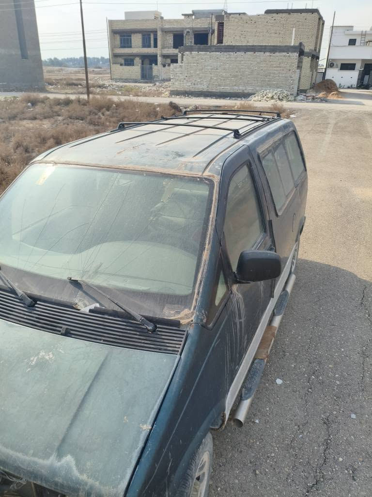 رقم الهاتف/ ***********
 سياره شغاله بس متروكة  كير محرك شغال . 
 صاحب السياره متوفي . بغداد, العراق
