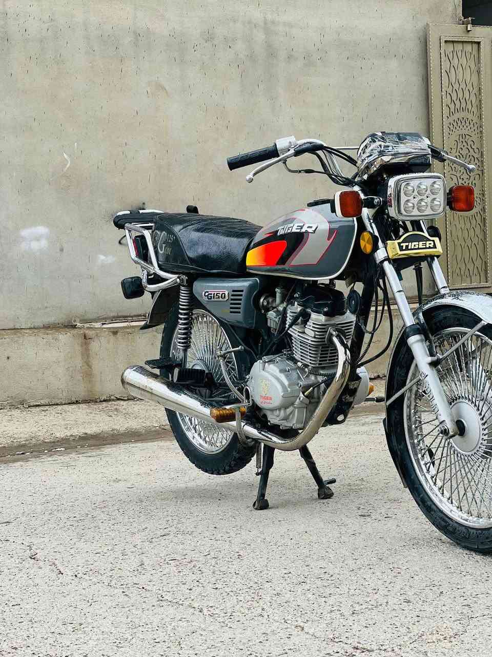 سلام عليكم ماطور للبيع تايگر موديل 2021 /4گير  ماطور نضيف وشرط محرك ما مفتوح اوراق كامل منفيس  /سعر 500وبيه مجال  رقم /***********
