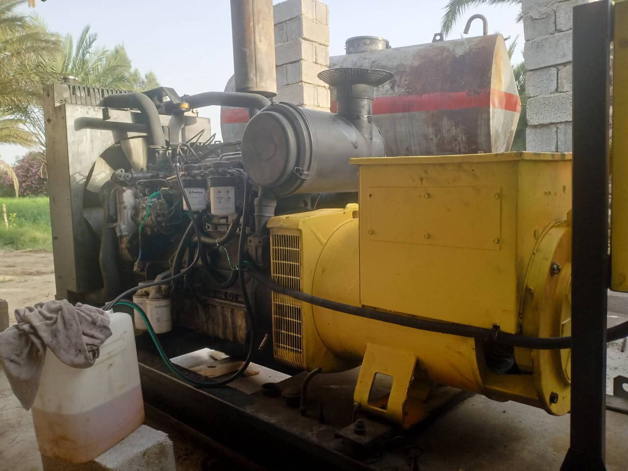 السلام عليكم 
بيركز انجليزي 150kv بيع بسبب زيادة الحمل 
واذا اكو مولد اكبر من عنده للمراوس 
مكاني واسط قضاء الحي 
الله يشهد عليه غراضهه كلهه جديده حتى وصولات موجوده 
رقم الهاتف ***********
