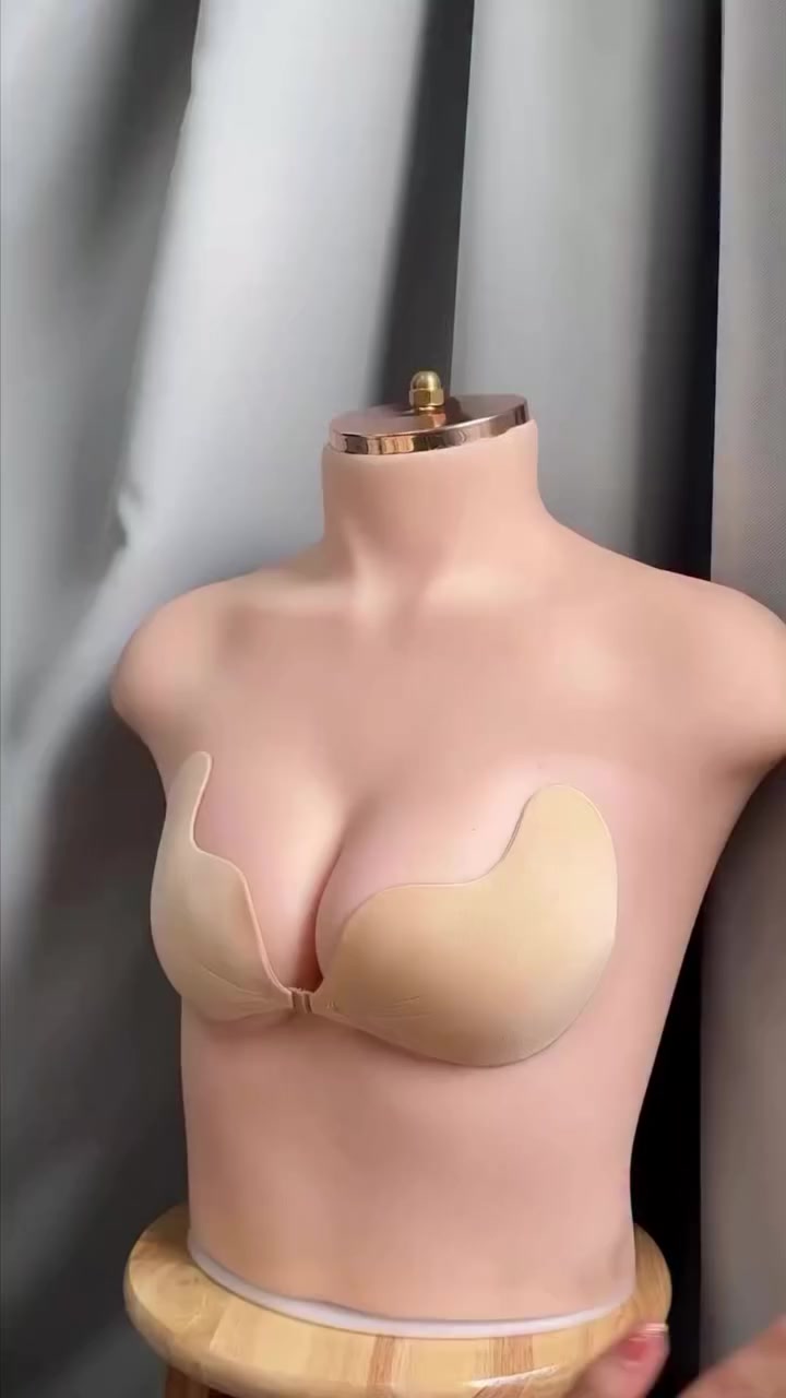 ✨ بعدج محتارة شلون تلبسين الفساتين المفتوحة؟ 👗✨
الحل وصل 🤍
لاصقات صدر سيليكون تثبيت قوي ومظهر طبيعي 😍
✔ بدون حمالات مزعجة
✔ مناسبة للفساتين والأوف شولدر
✔ مريحة وخفيفة
✔ قابلة لإعادة الاستخدام
ثقة وراحة طول السهرة ✨
العدد محدود 🔥
📩 للحجز راسلينا خاص
🚚 توصيل لكل المحافظات


**إذا كنت صاحب هذا الإعلان وتريد حذفه لأي سبب، رجاءا أرسل رسالة إلى الدعم الفني**