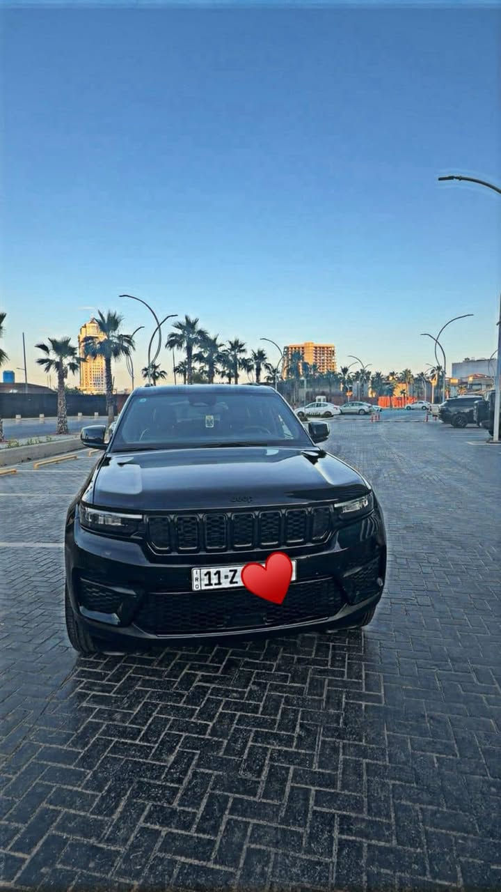 السلام عليكم 
 للبيع جيب موديل24فئه بلاك توب التيود
سياره كلين حتى دعاميه نفسها راجعه ما مبدل بيها اي شي بس اجه بيها كلير من امريكا جاملغ صبغ امامي فقط سياره جديده ب معنى الكلمه وماشيه 36 ميل وسياره احلى من الصور ب حقيقه مكانها بغداد 
رقم الهاتف ***********
