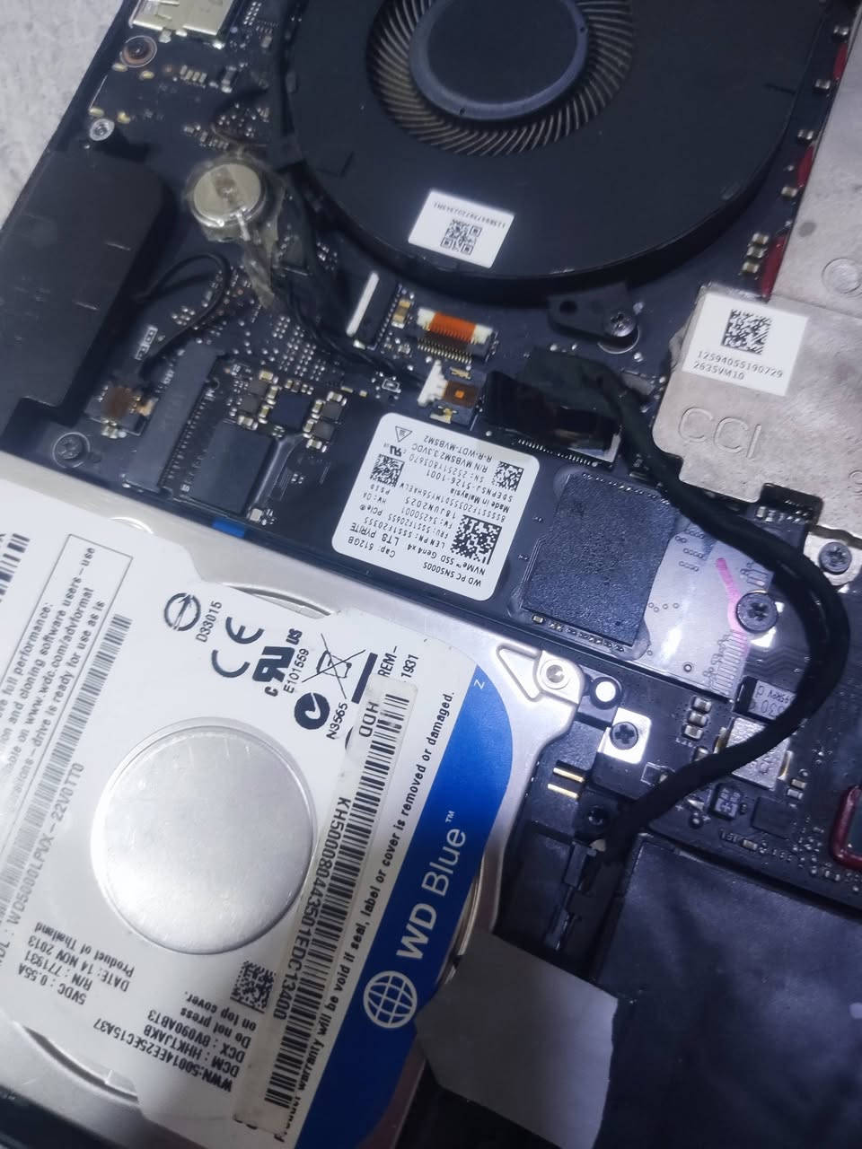 لابتوب ريزر بهذا الشكل كرت Rtx 2060
الجهاز عطل وصلحته ورجع عطل ما اعرف شنو السبب
وياه هارد 500 جيجا وهارد ثاني M.2 (512جيجا) ورامات اثنين الواحد 8 جيجا وشاحنة الجهاز اشتريته غاليه ب75 جديده
الجهاز ابيعه هو والشاحنه ب300 بيه مجال 
مكاني بالبصره ما عندي توصيل


**إذا كنت صاحب هذا الإعلان وتريد حذفه لأي سبب، رجاءا أرسل رسالة إلى الدعم الفني**