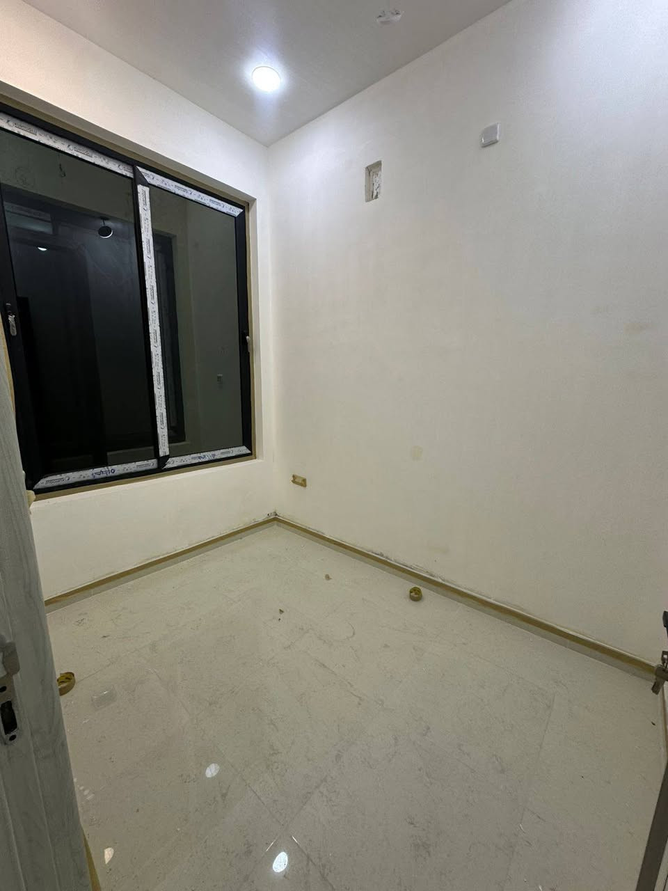 💎 للإيجار في السيدية ٣ وحدات سكنيه زيرو مودرن🔥

١- طابق أرضي : استقبال ومطبخ وغرف نوم 2 صحيات ..
💸الايجار. ٩٠٠ الف دينار   
↗️
٢- طابق اول فوق الارضي : استقبال ومطبخ وغرف نوم عدد 2 وصحيات..💸الايجار ٨٥٠ الف دينار 
↗️
٣- طابق ثاني : استقبال ومطبخ وغرف نوم عدد 2 وصحيات..💸الايجار ٧٥٠  الف دينار 

📞للاستفسار:***********
مكتب المصطفى العقاري- مقابل لحوم جويلي
