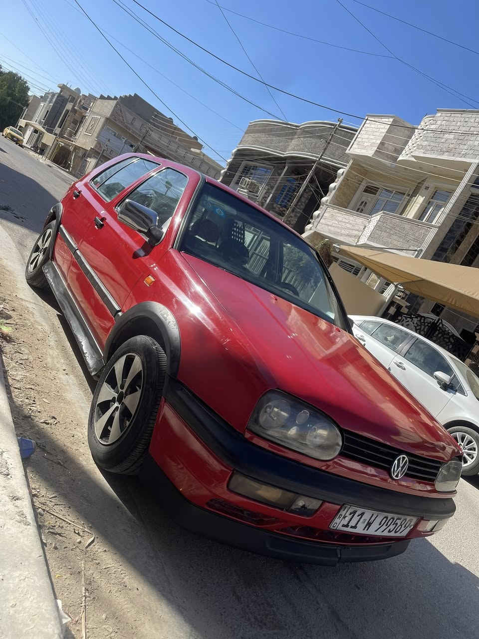 كولف mk3 رقم بغداد انكليزي هزه جديده
كير ميكانيكي مكينه1800 شرط مكفولات تبريد شغال 
صدرهه نضيف كهربائيات كلهه شغاله زنون مروحه
داخلهه بلادي مامبدل بي شي ولا قطعه من سياره صبغ جماليه فقط تخم تاير نضيفات ويل كب فتحه سقف  السياره نضيفه وحلوه السعر45 مكاني بغداد حي جهاد ***********
